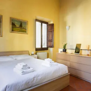  Appartamento Cozy Classic Italian House Near Santa Croce, On The Lungarno