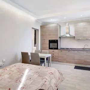 Casa Tiziano Parking Gratis 15 Minuti A Piedi Apartamento San Remo